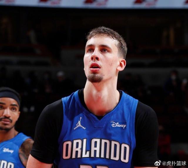 他在关键时 他在关键时