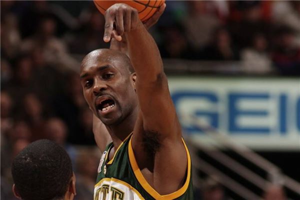 防守或进攻 防守或进攻