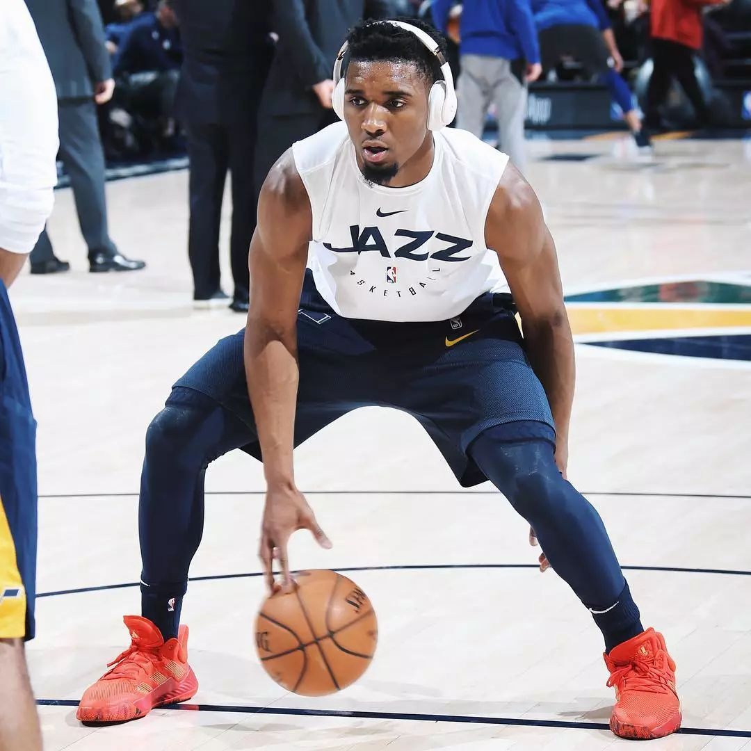 若狼队收缩 若狼队收缩