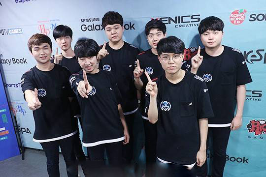 脚步与视线 脚步与视线